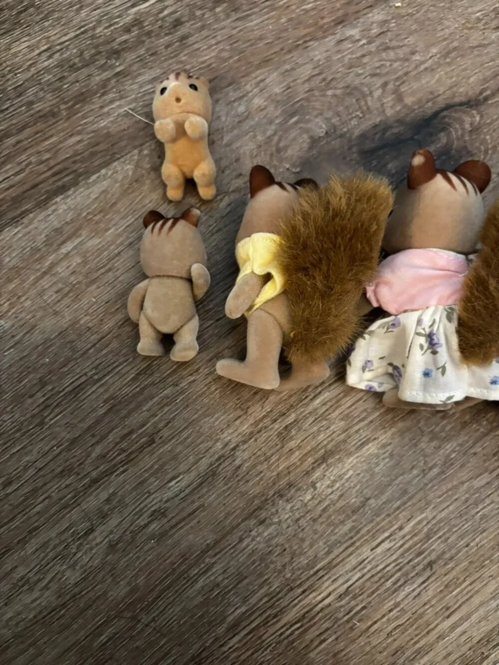 Lot 7 Sylvanian Families Calico Critters Walnut Squirrel w/babies twins